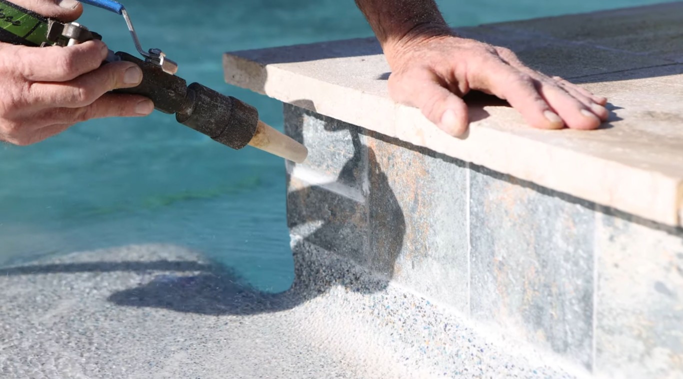 Pool tile cleaning and calcium removal service in Miami Gardens, FL